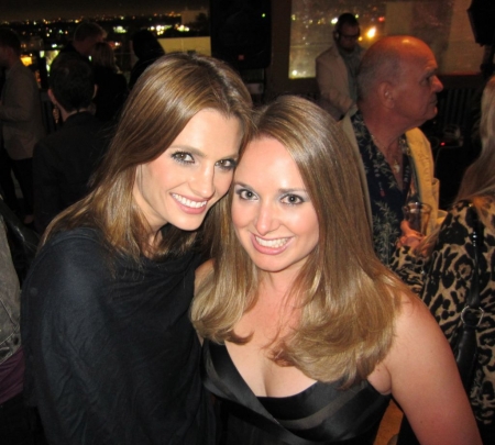 [url=https://twitter.com/LilAngelK8/status/191412126332633088]@LilAngelK8[/url]: Eu e @Stana_Katic na festa de enceramento da 4ª temporada de "Castle"!
Palavras chave: Kate Sargeant;2012;fotos;Twitter