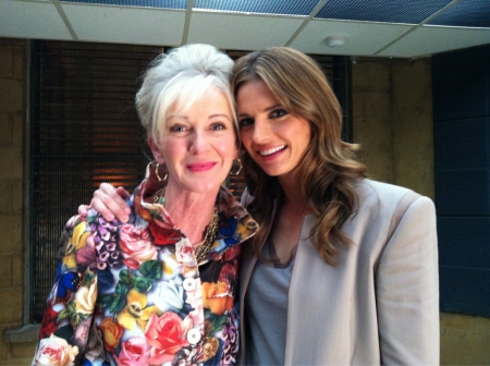 [url=https://twitter.com/MsLagerfelt/status/231875629090496512]@MsLagerfelt[/url]: Semana maravilhosa trabalhando em @Castle_ABC com a divina, engraçada, maravilhosa atriz @Stana_Katic :) xoxo
Palavras chave: Caroline Lagerfelt;Castle;bastidores;bts;Twitter;2012;Secret&#039;s Safe With Me