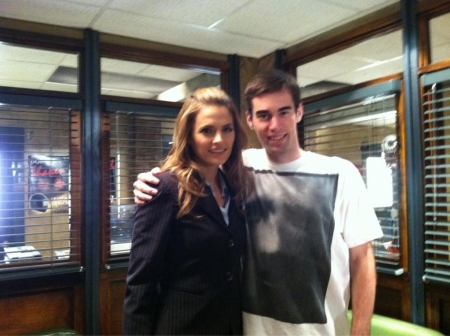 [url=https://twitter.com/tanner_diaz/status/241005860913020929]@tanner_diaz[/url]: @Stana_Katic Obrigado pela foto incrível. Foi um prazer conhecê-la. Mal posso esperar pela nova temporada! #Castle
