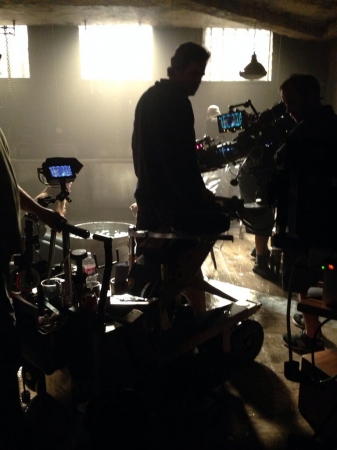 [url=https://twitter.com/AndrewBikichky/status/440958004993617920/photo/1]@AndrewBikichky[/url]: Gravando a cena de tortura. Ep617 #Castle
Palavras chave: Castle;6x17;6.17;s06e17;In The Belly Of The Beast,Twitter;2014;season 6;6ª temporada;bts;bastidores