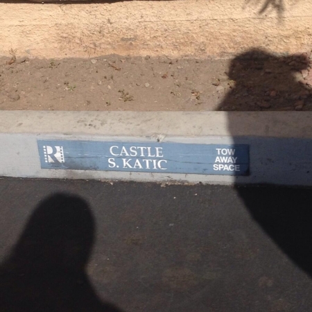 [url=https://twitter.com/SariiRose/status/447193069134168064/]@SariiRose[/url]: @Stana_Katic Não acredito que estacionei bem ao seu lado. Foi uma honra.
Palavras chave: Twitter;2014