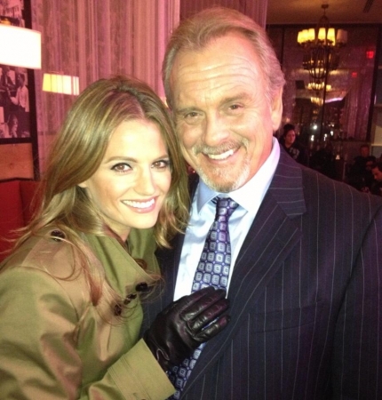 [url=https://twitter.com/robertcraighead/status/461196582008803328]@robertcraighead[/url]: The Squab & The Quail @Stana_Katic @Castle_ABC
Palavras chave: Twitter;2013