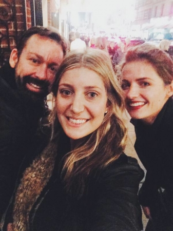 [url=https://twitter.com/chelseanachman/status/531311448199536640]@chelseanachman[/url]: @Stana_Katic @davidmbarrett7 Obrigada por virem esta noite, suas gracinhas! Vocês são lindos.
