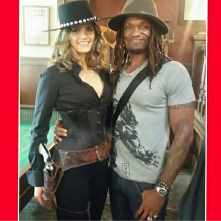 [url=http://instagram.com/p/xR8p7fobI2]@brufff[/url]: Eu parecendo um completo #babaca... e #Stana de #Castle parecendo uma #bonecaBarbie em #tamanhoreal!
