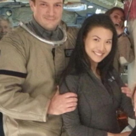 [url=https://twitter.com/GwendolineYeo/status/570084291960385538/]@GwendolineYeo[/url]: #Castle @NathanFillon numa pose estranha de formatura, com photobomb da @Stana_Katic no episódio de "MissãoMarte da @TerriEdda = DIVERSÃO.

