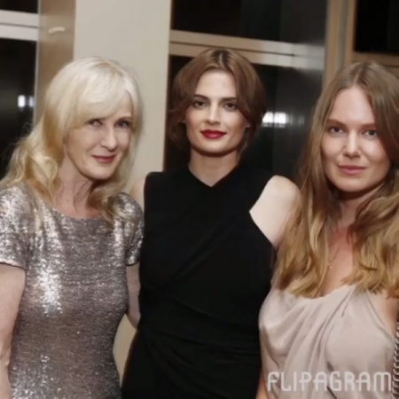 [url=https://instagram.com/p/9tfsJ0lkvr/]@mslagerfelt[/url]: TBT Noite de abertura da @laopera
@mslagerfelt se divertindo muito com as maravilhosas #StanaKatic @drstanakatic @emmasandvik & e o filho Michael. :)
#Castle #GossipGirl #LAOpera #PlacidoDomingo #AmanteDeÓpera #GianniSchicci #Pagliacci #MsLagerfelt
Crédito da foto: #SteveCohn
