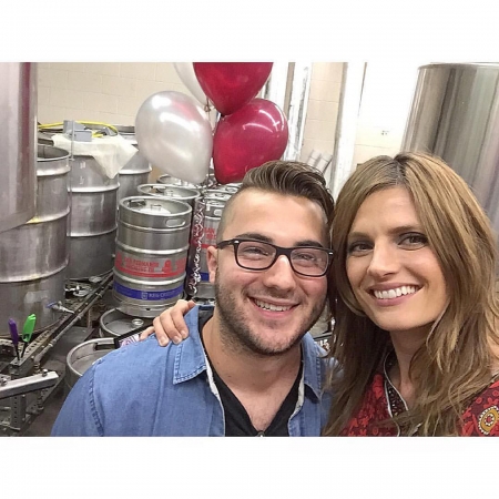 [url=http://instagram.com/p/BECZbmLE458]@d_hibbard[/url]: Nunca consegui ficar de olhos abertos em fotos, mas nunca fui tão mal assim. Eu culpo a cerveja. Mas ao menos Stana está bonita. 😍 #ABCCastle #StanaKatic #Beckett
