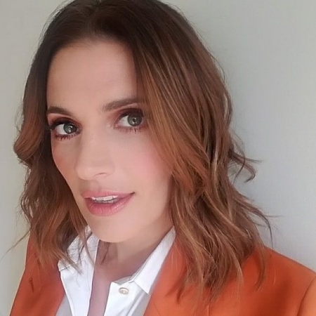 [url=http://instagram.com/p/BUx95z7j4xP]@amynadinemakeup[/url]: Eu maquiei a adorável @drstanakatic esta noite, e então a fiz tirar fotos para o meu Insta... E ela topou! 🤓🤓 Obrigada, Stana! Cabelo por @sienree!
