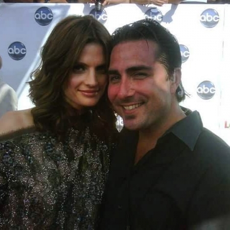 [url=https//instagram.com/p/BjnnyUiB6zz]@jonnymez[/url]: Stana Katic & Jonny Tsunami posando de bochechas coladas no tapete vermelho... #StanaKatic #Castle #Castle #ABC
