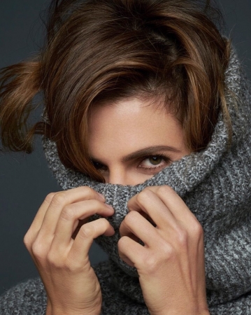 [url=https//instagram.com/p/BmmKkbGlIte]@brettglam[/url]: Stana faz uma boa cara de sapeca (e arca a sobrancelha!). Amando essas fotos da @drstanakatic do glamuroso fotógrafo @brianbowensmith, cabelo por @dklahair & @mercedesnatalia entrou com o estilo. #StanaKatic #SpiritAndFlash #Absentia
