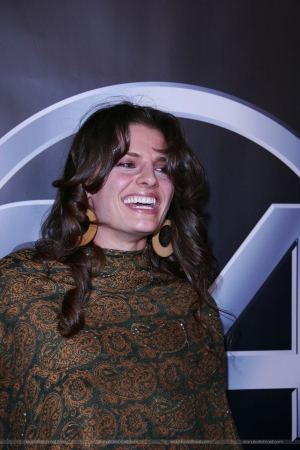 Palavras chave: 24 100th episode and 5th season premiere party