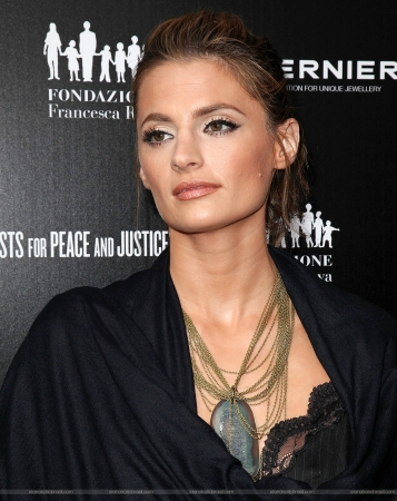 Palavras chave: Artists for Peace Justice;A Ring to Educate a Child in Haiti;launch event;2011