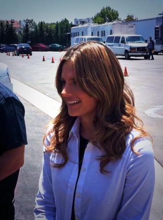 © [url=https://twitter.com/FictionalAnna/status/359906007004102658]@FictionalAnna[/url] 
Palavras chave: fãs;Castle;bastidores;6ª temporada;2013;Twitter