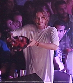 011.jpg
